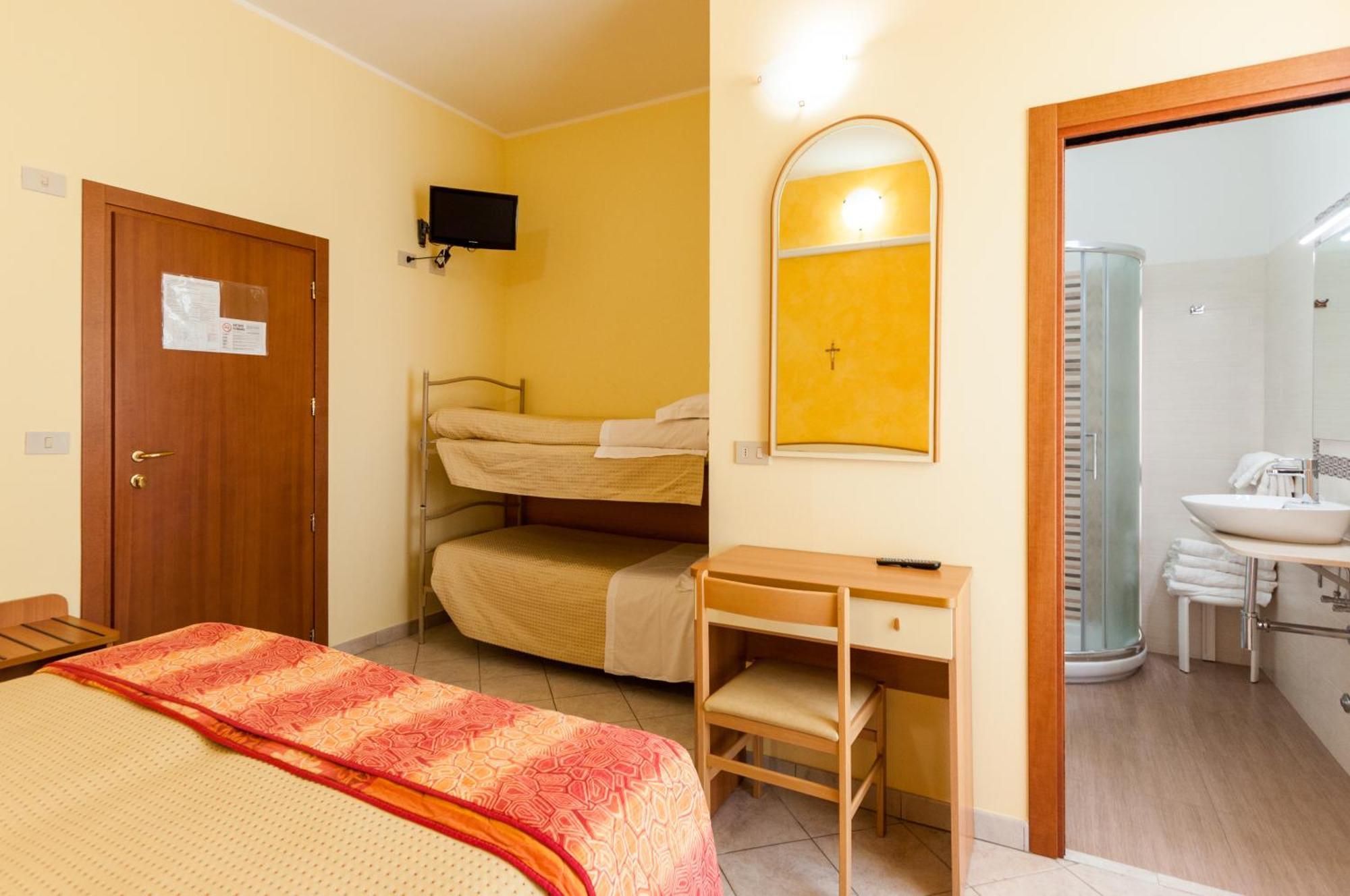 Hotel De La Ville Rimini Esterno foto