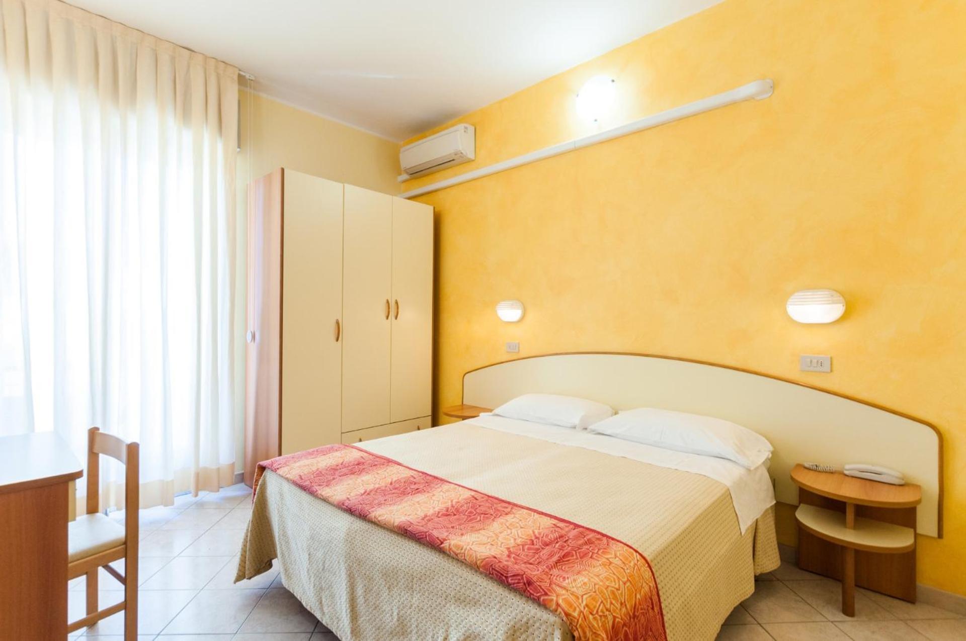 Hotel De La Ville Rimini Esterno foto