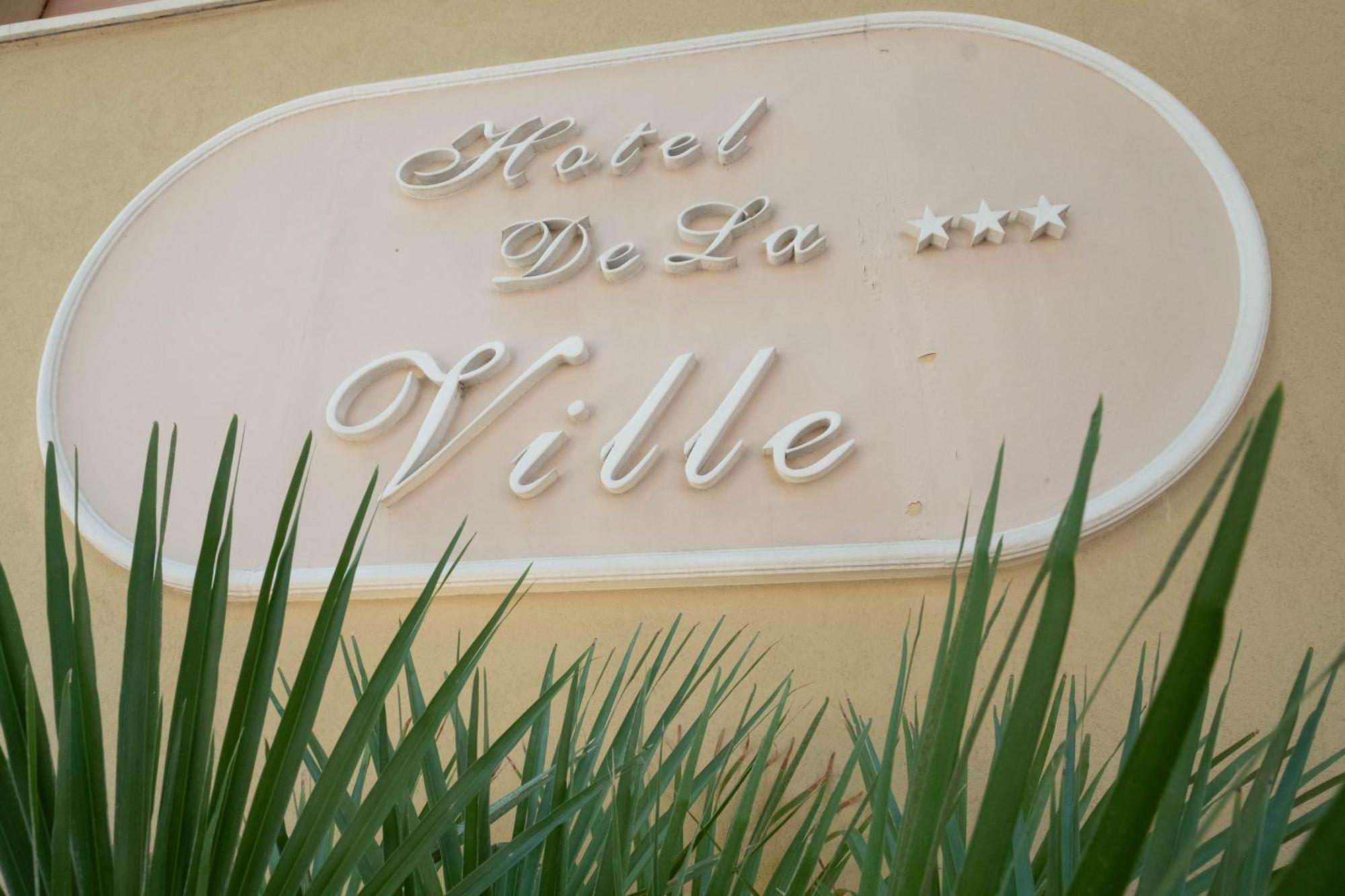 Hotel De La Ville Rimini Esterno foto