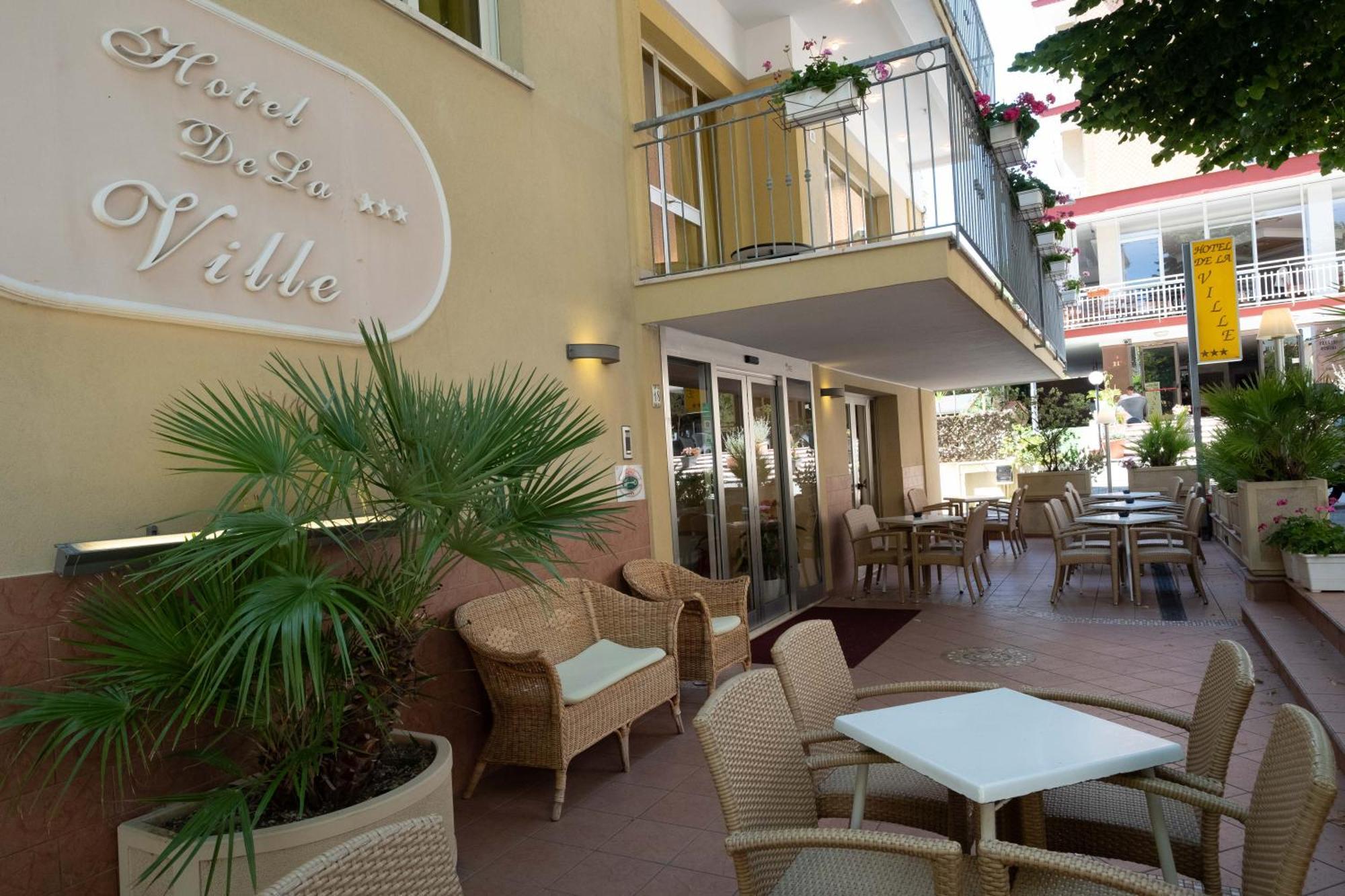 Hotel De La Ville Rimini Esterno foto